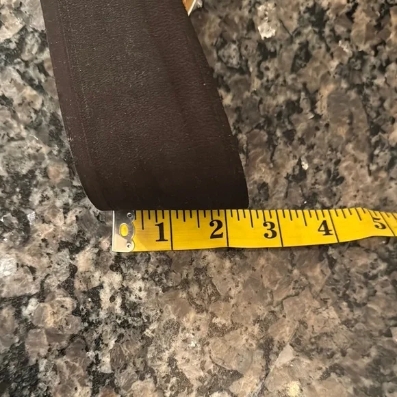 Coach Signature Brown and Tan Flip Flops 8.5 - Picture 16 of 16